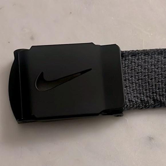 The Nike Men's 1.49 In (38MM) Wide Standard Knit Web Belt NWOT - Picture 5 of 8
